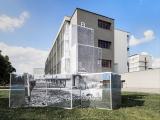 Georg Brückmann: 2017 Bauhaus Dessau 12 Gebäude DDR 01,Fine Art Print hinter Glas gerahmt, 105 x 140 cm


